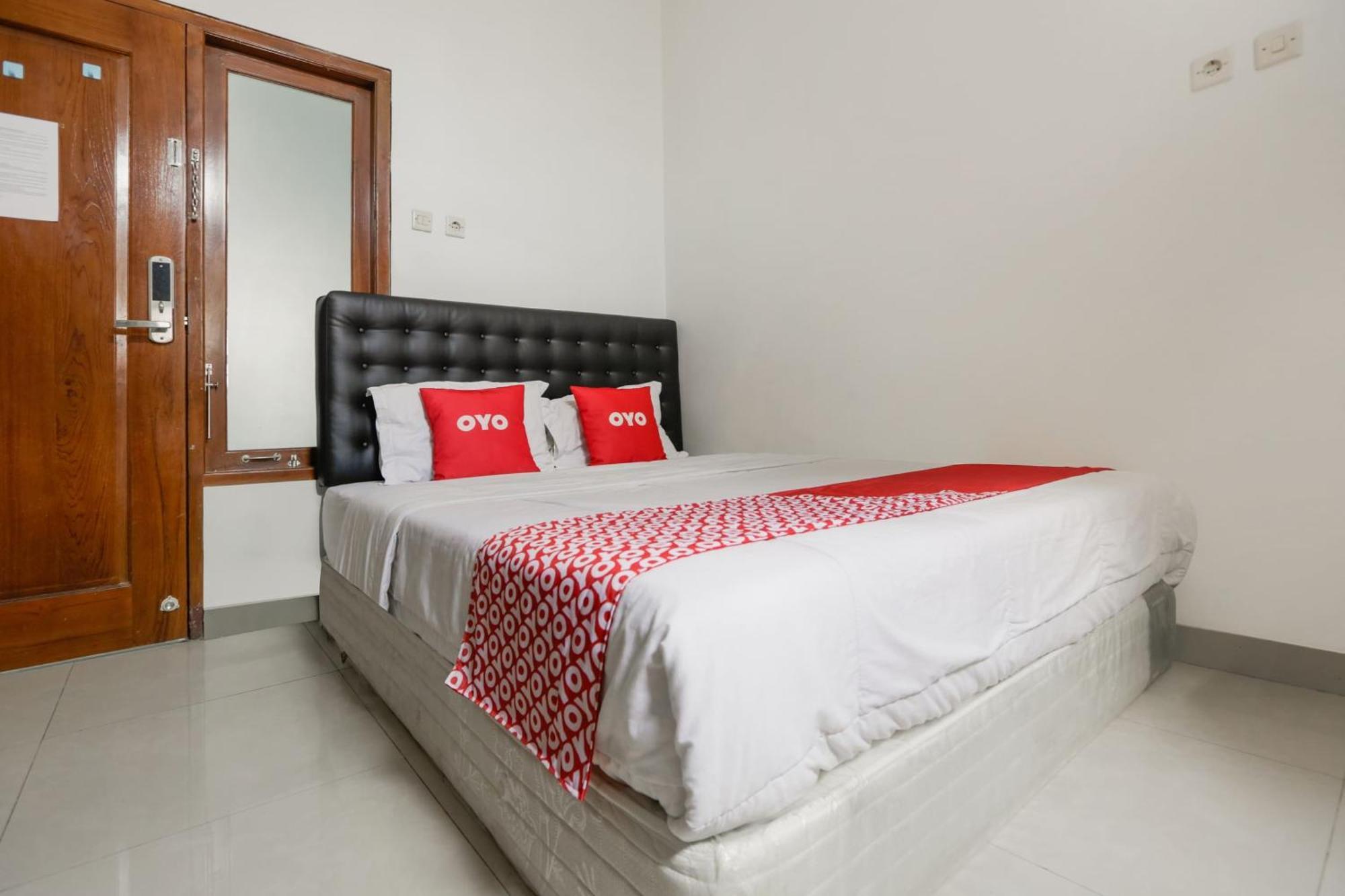 Super Oyo 3838 Tamansari Guest House スラカルタ エクステリア 写真