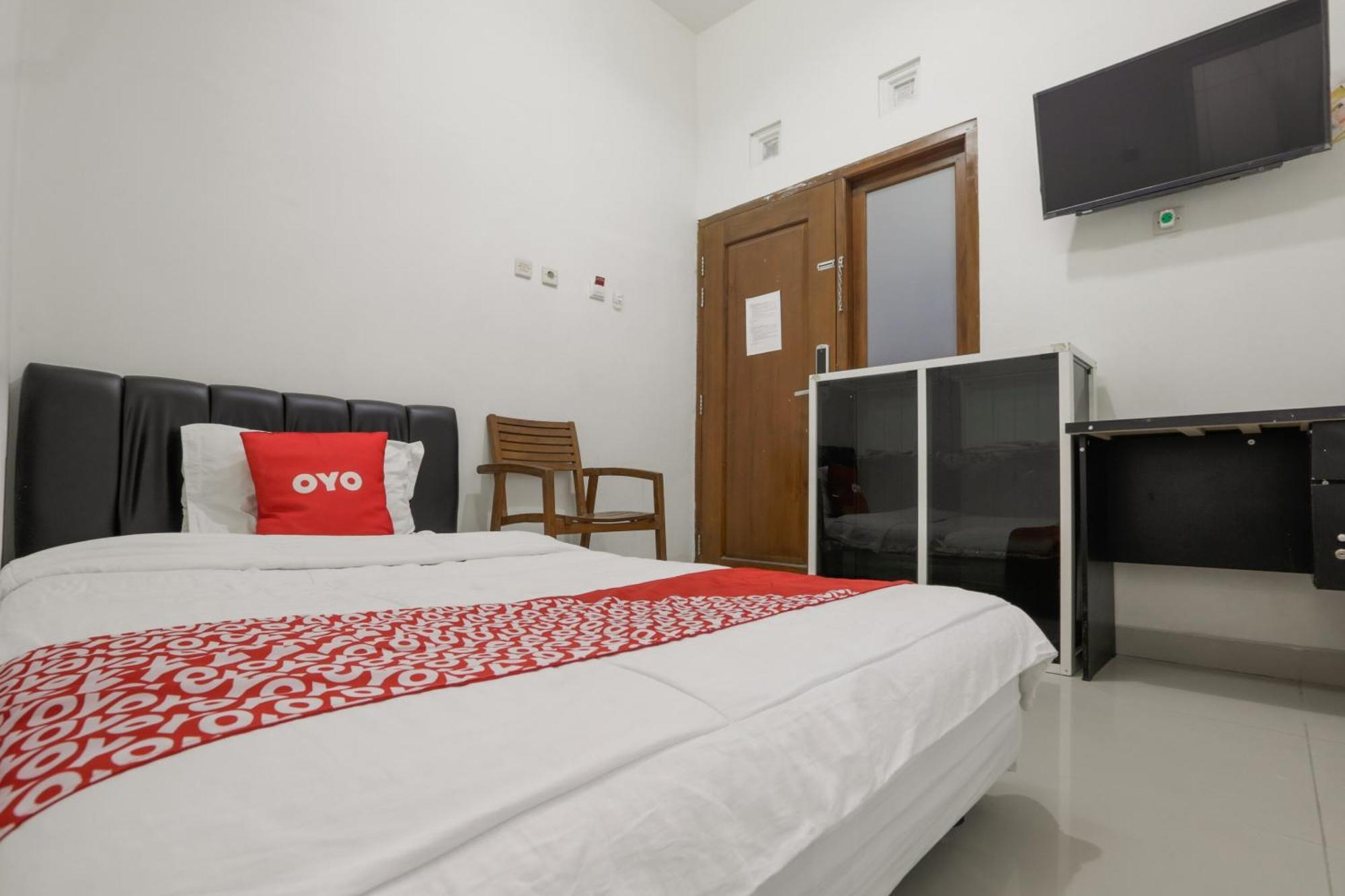 Super Oyo 3838 Tamansari Guest House スラカルタ エクステリア 写真