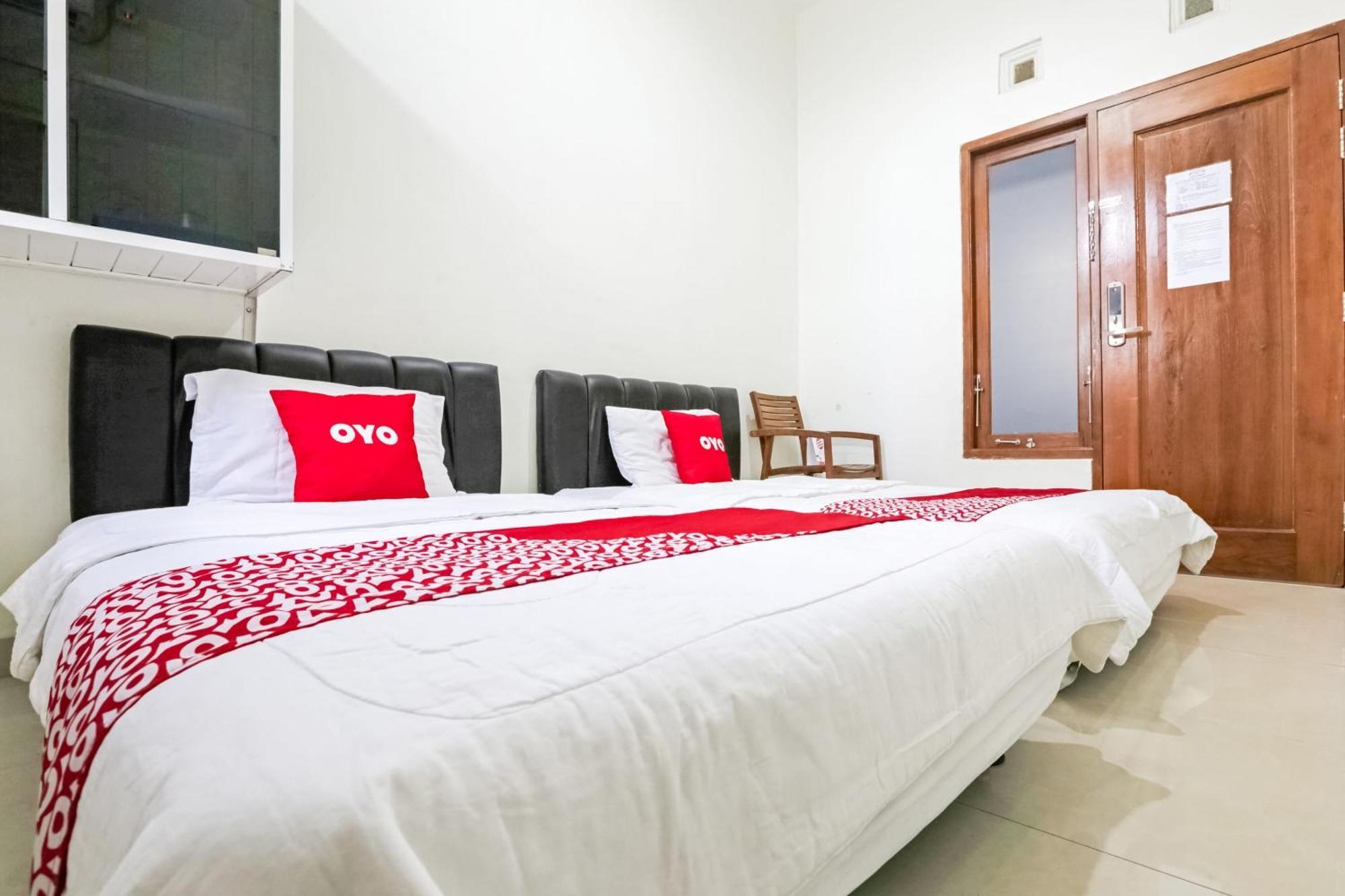 Super Oyo 3838 Tamansari Guest House スラカルタ エクステリア 写真